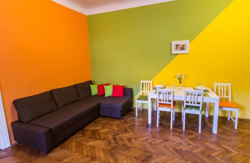 Bright & Light Apartman